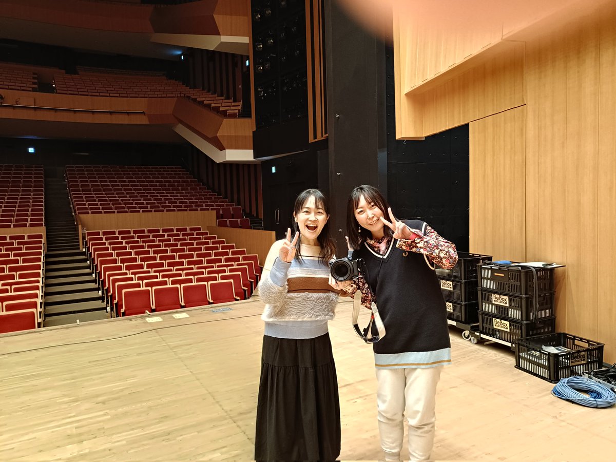 【本日番外編その2】
mauタンといっしょ。連日おつかれさまです！
そしてここにも光田さんが！？

（右上のもわーんとしたのが光田さんの指です）