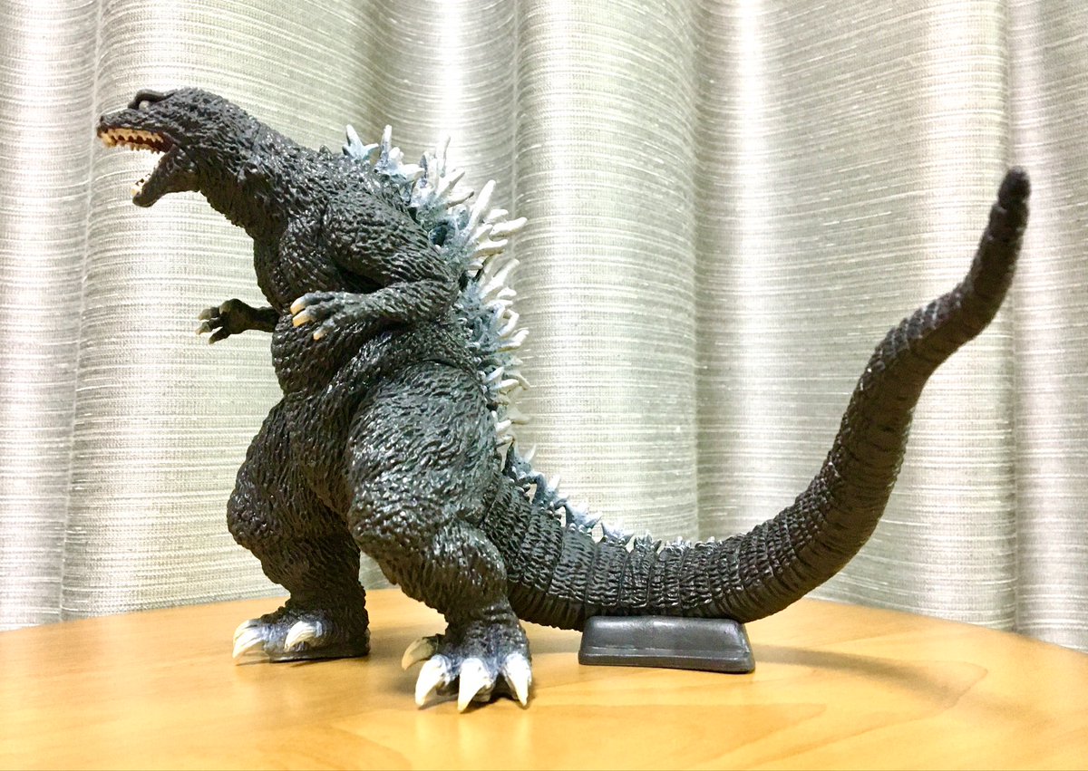 怪獣咆哮撃ゴジラ（2001）を入手しました。小振りなサイズですが