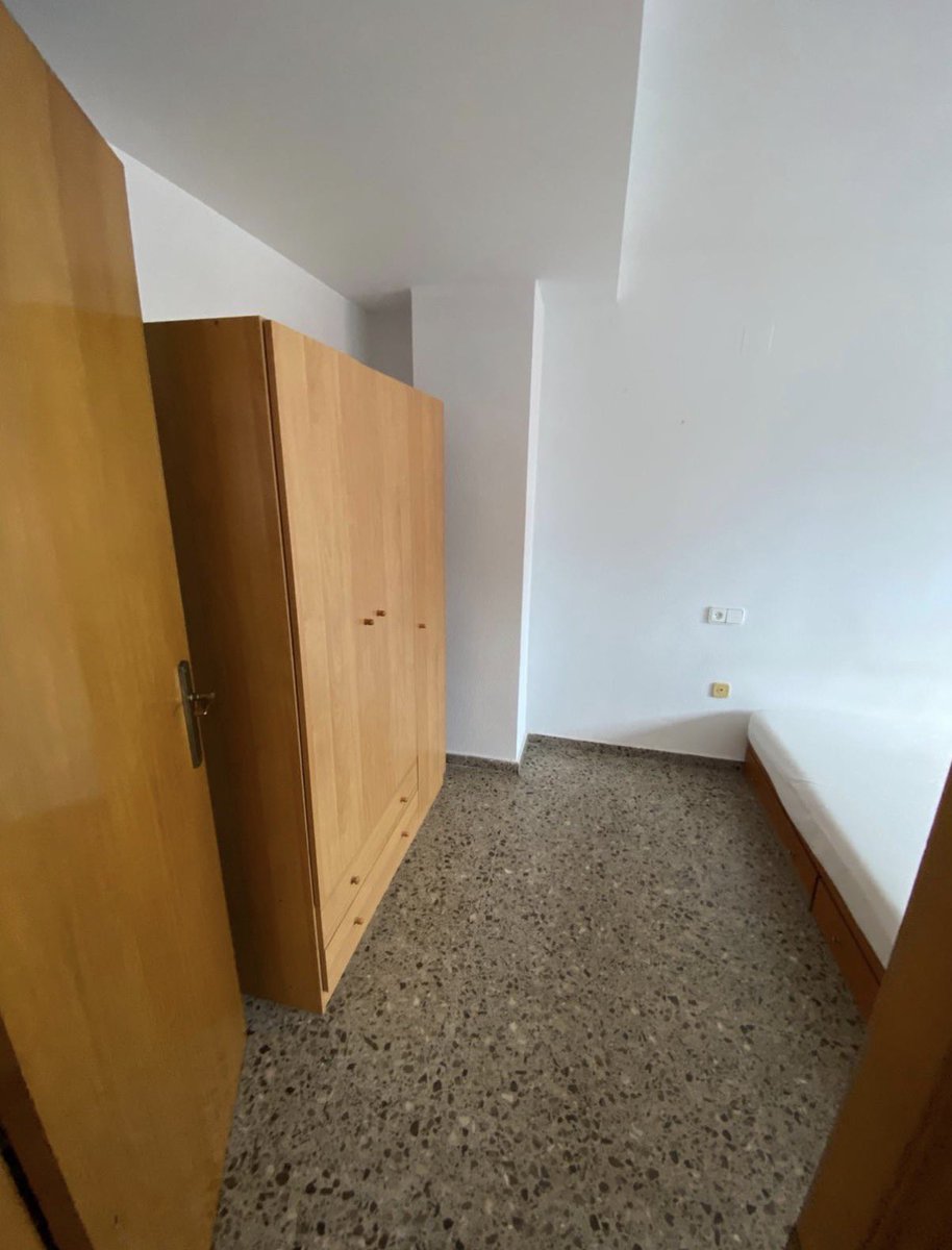 malandreaa's tweet photo. VALENCIA!!!Habitación en piso de estudiantes solo para chicas
📍 Calle Ibiza 17, cerca de Av. del Puerto
👩‍🎓 Piso exclusivo para mujeres estudiantes 
💰 350 €/mes
🔒 Fianza: 2 meses (reembolsable)
📅 Entrada: febrero
📄 Contrato hasta julio (opción de ampliar)
#valenciaespana https://t.co/tEYMXyv3ss