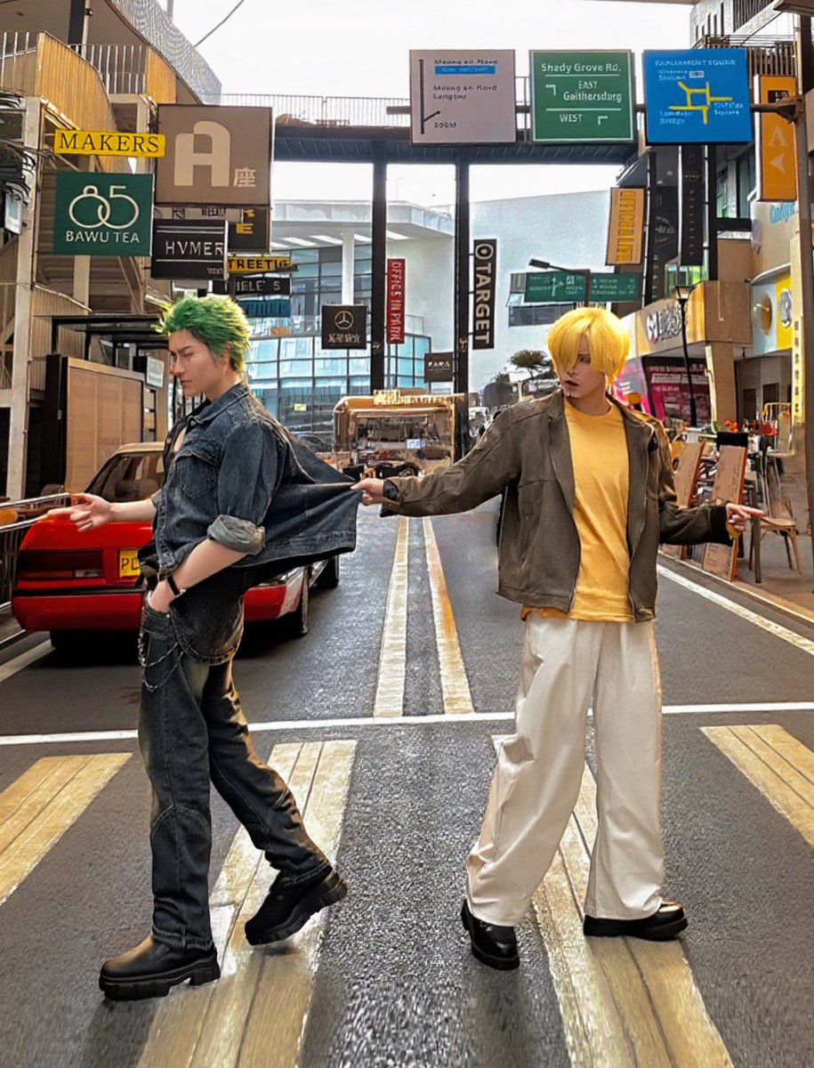 I told you, it’s this way!

还原一下官方公式书的这套衣服和动作

 #zosan #ONEPIECE  #zoro  #sanji