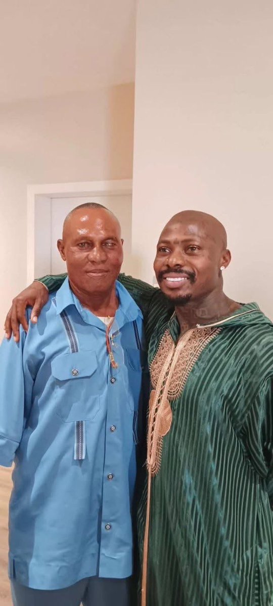 DAMIADENUGA's tweet image. Asake reunites with his father 🥹🥹❤️👏🏽