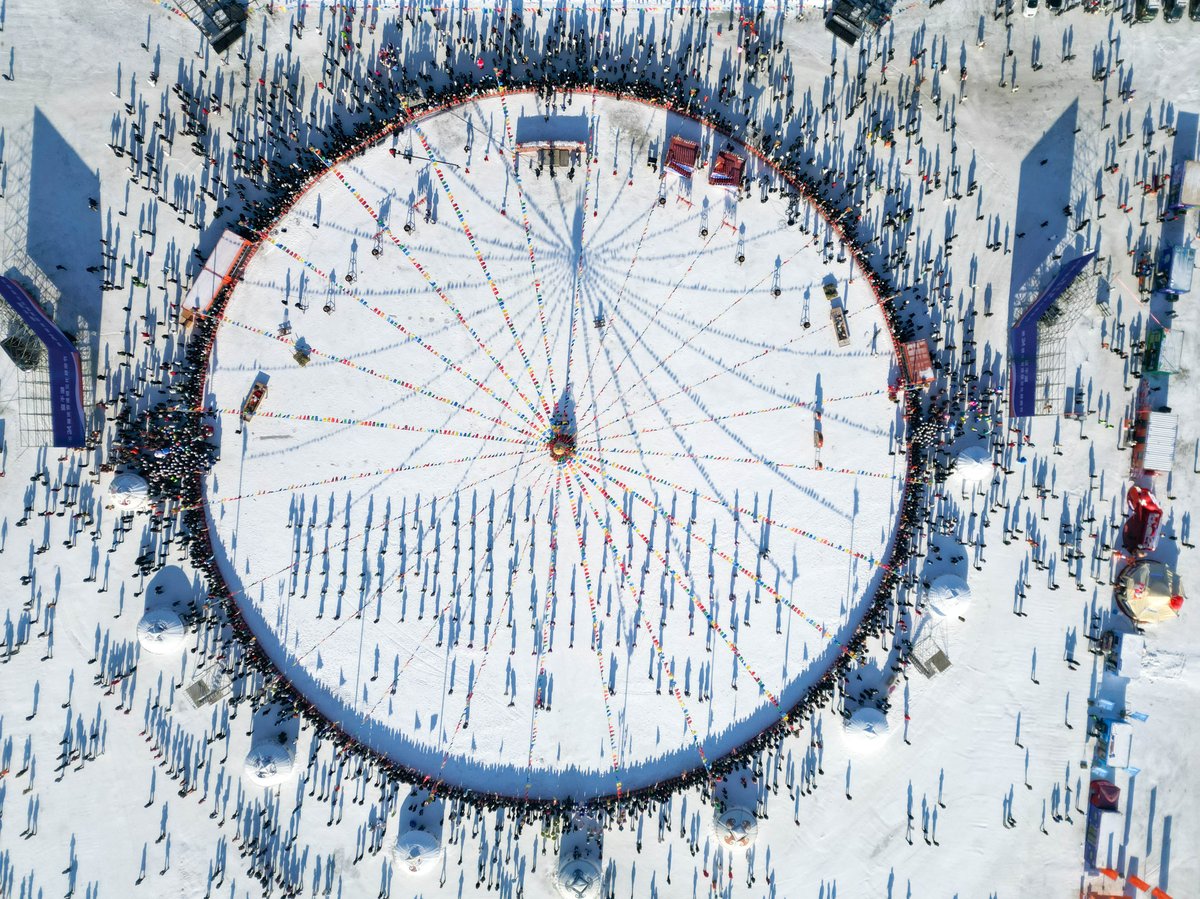 FlyOverChina's tweet image. Chagan Lake's #icefishing, a national intangible cultural heritage, has become a significant symbol of ice and snow culture in northeast China. 🐟
📸 Yan Linyun
#winter #flyoverchina