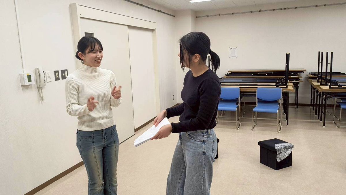 明けましておめでとうございます！
本番まであと少し。
先日今年初の稽古をしておりました🌹
年末年始を経て、思い出しながら進めて行きました。ここからが大詰めです。
1/24,1/25はウイングフィールドでお待ちしております！

予約はこちら
hanami-goya.com/%e3%81%8a%e7%9…