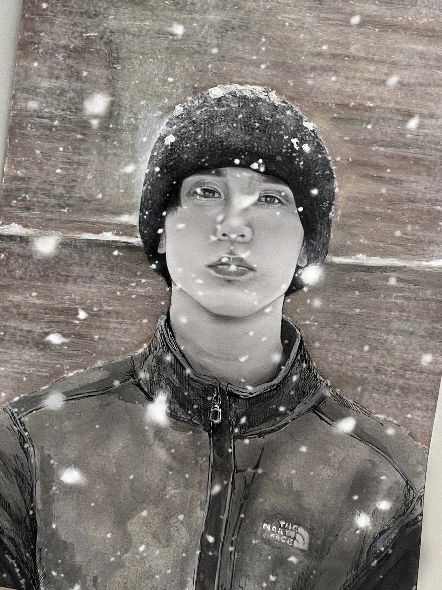 𝒘𝒊𝒏𝒕𝒆𝒓 𝐬𝐢𝐭𝐬 𝐛𝐞𝐬𝐢𝐝𝐞 𝐦𝐞, 
𝒘𝒂𝒓𝒎 𝐢𝐧 𝐢𝐭𝐬 𝐬𝐢𝐥𝐞𝐧𝐜𝐞 🌫️

#kasibook