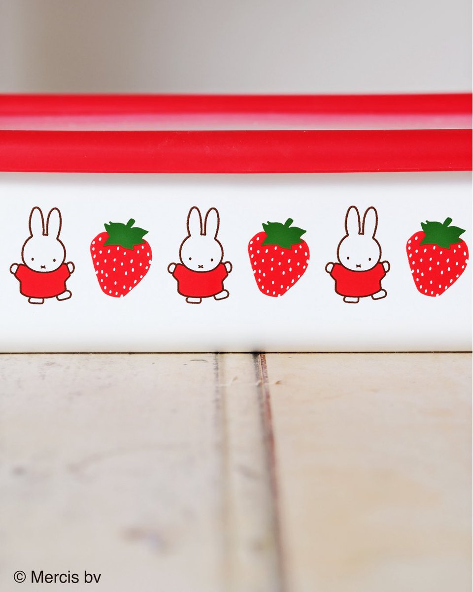 赤いドレスのミッフィーと人気のいちご柄をデザインした可愛いシリーズ