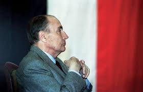 « La France ne le sait pas, mais nous sommes en guerre avec l’Amérique. Oui, une guerre permanente, une guerre vitale, une guerre économique, une guerre sans mort apparemment.

Oui, ils sont très durs les Américains, ils sont voraces, ils veulent un pouvoir sans partage sur le