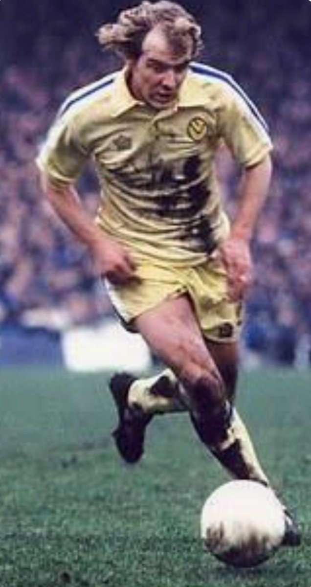 Terry Yorath in action for Leeds United

#LUFC #LeedsUnited #MOT