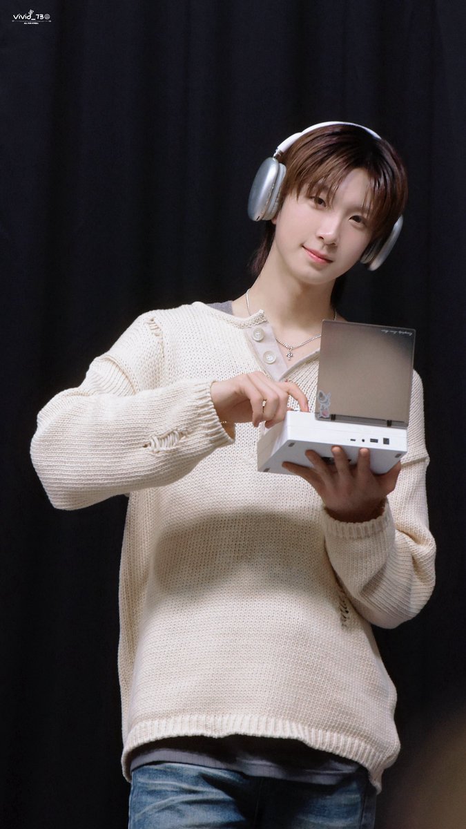 𝟮𝟱𝟭𝟮𝟮𝟳 𝗦𝗼𝘂𝗻𝗱𝘄𝗮𝘃𝗲 𝗙𝗮𝗻𝘀𝗶𝗴𝗻🐕🍩

💽

#카이렐 #KYRELL #カイレル
#앰퍼샌드원 #AMPERSANDONE