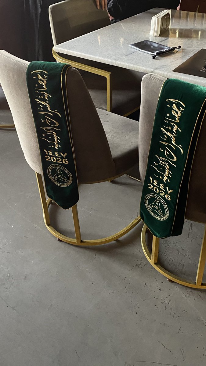 𝐴𝑠ℎ𝑤𝑎𝑞． tweet media