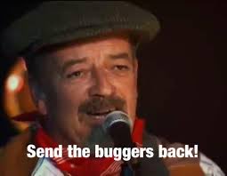 The Mascot 🇬🇧 (@vote4holt) on Twitter photo 