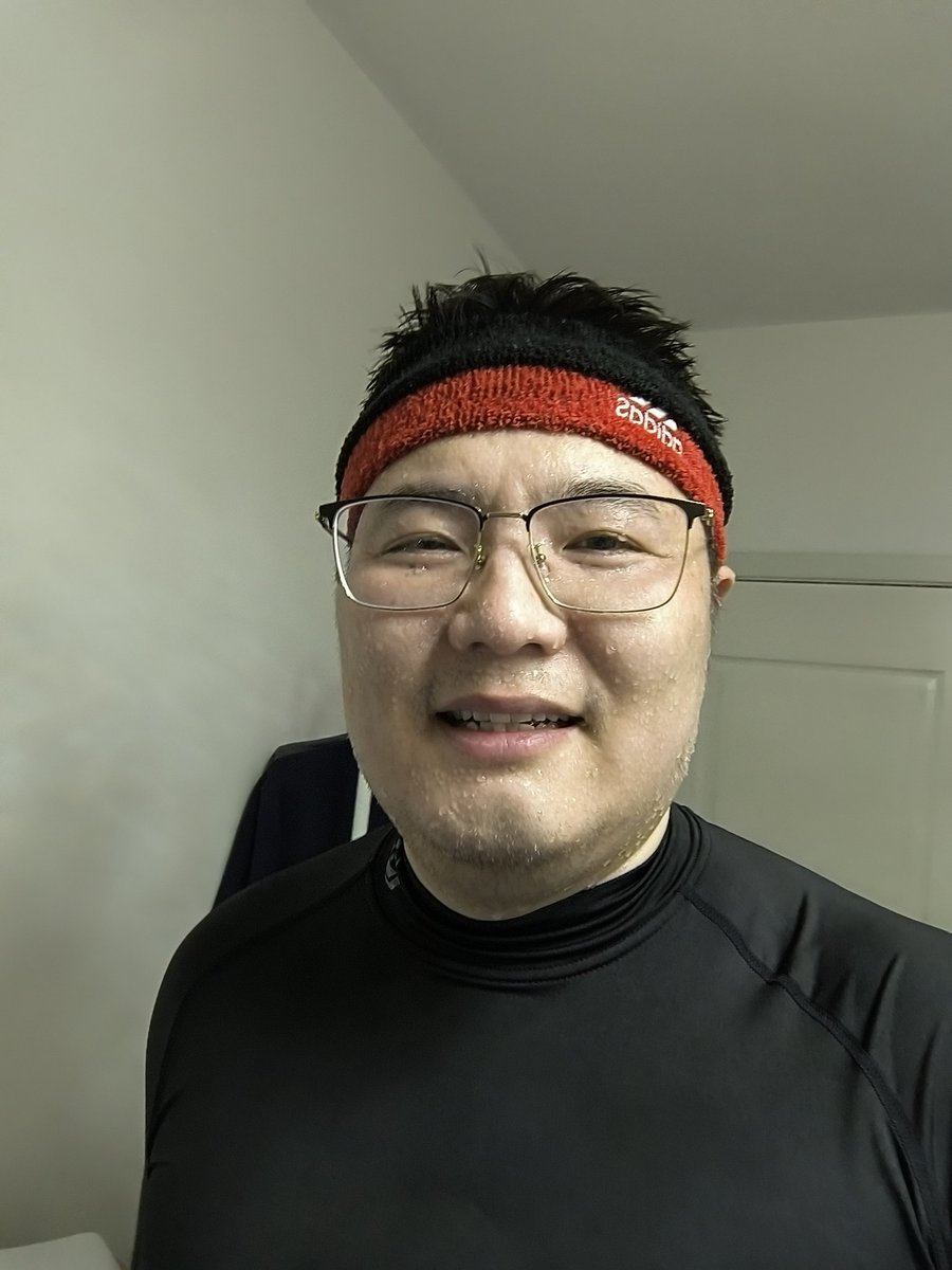 Нэг найз пиав уух уу гэхээр нь, завгүй гэчихээд гэртээ хүрээд ирсэн хүний царай