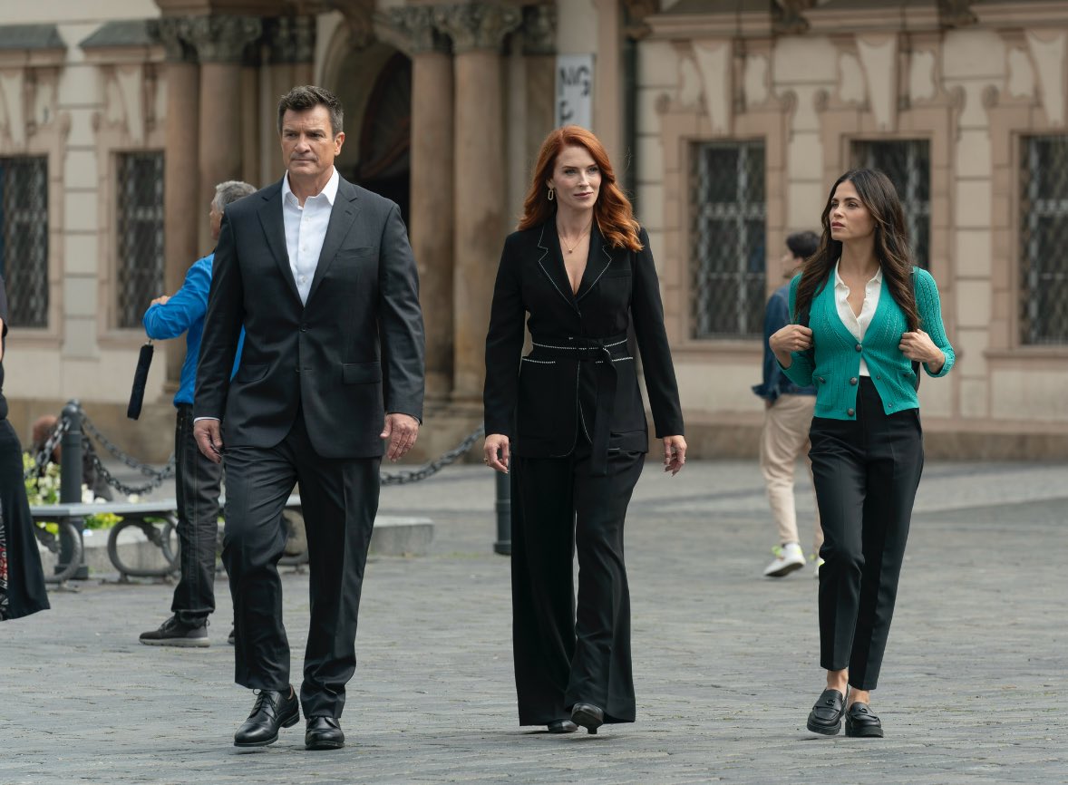 chensbradf0rd's tweet image. On the school run with Dora the Explorer  and her back pack