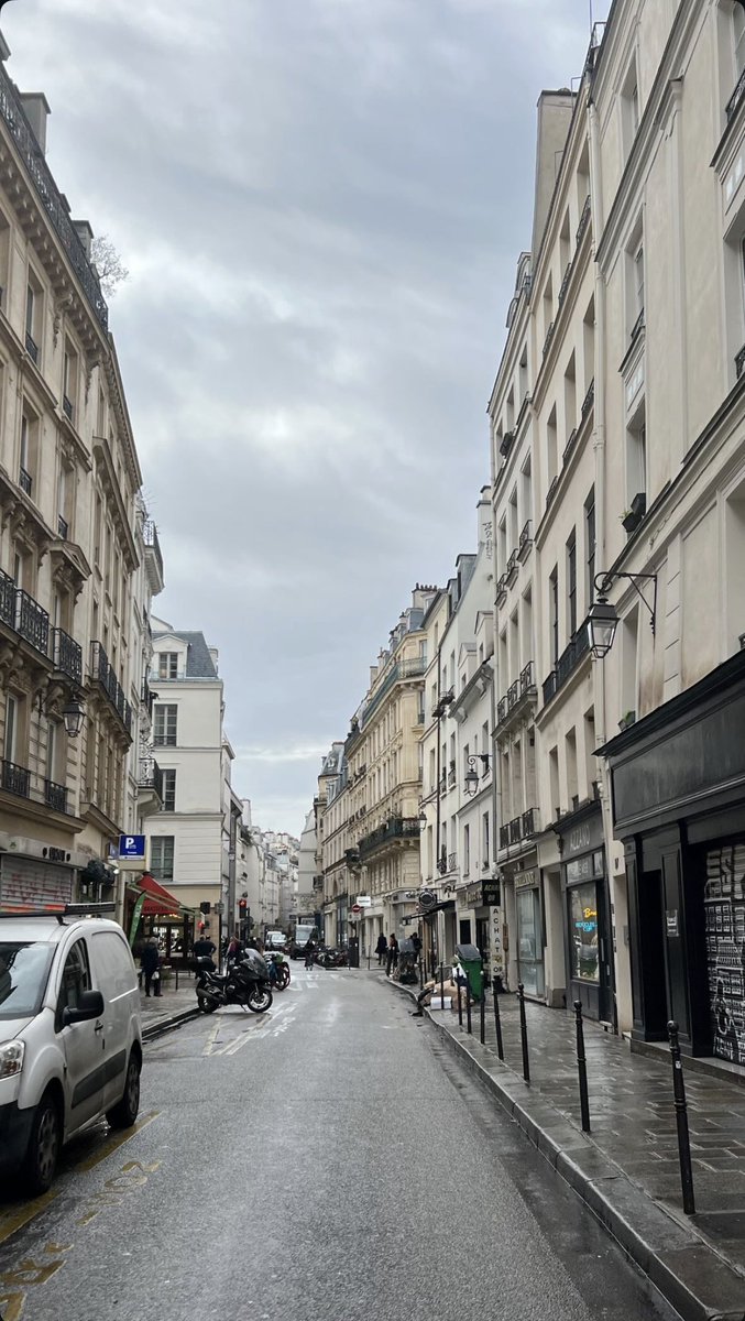 eyekonsworld's tweet image. 🌟 | #LARA Instagram Story Update

“Paris sooo pretty”