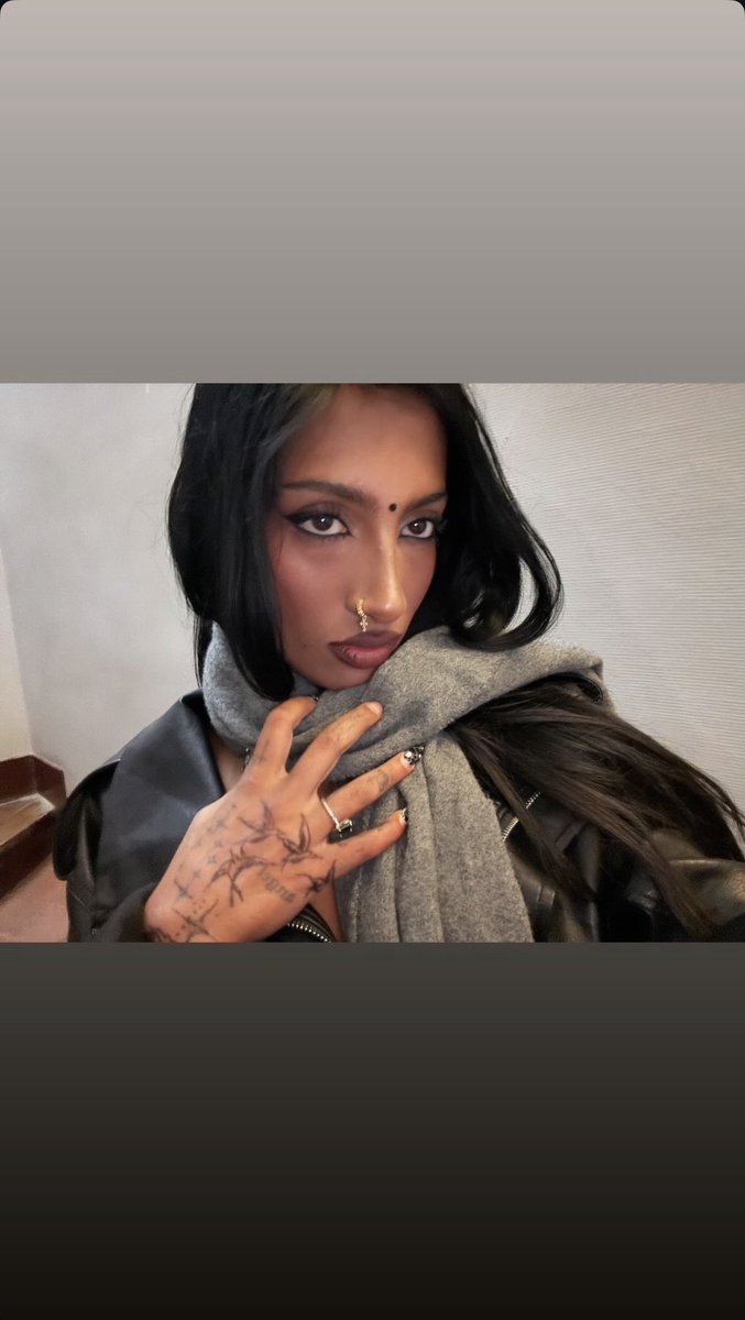 eyekonsworld's tweet image. 🌟 | #LARA Instagram Story Update

“Paris sooo pretty”