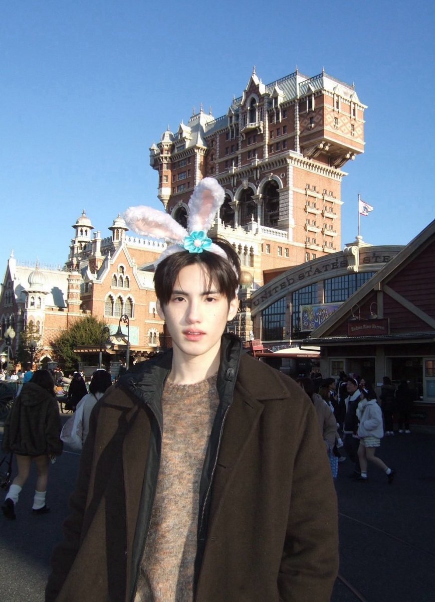 ฮีรู้ตัวปะว่าตัวเองหล่อมากเลยอะ