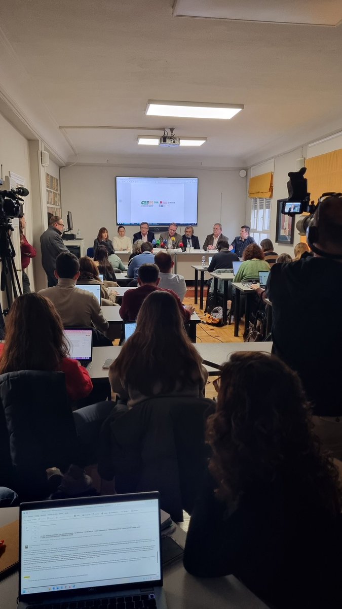 Pasito a pasito. #huelgamédica 14y15 de enero. #unionmedica Por la profesión. Por los pacientes. Por la Sanidad Pública. Es responsabilidad de todos <a href="/amytsmedicos/">AMYTS</a> <a href="/sanidadgob/">Ministerio de Sanidad</a> <a href="/SaludMadrid/">Salud Madrid</a>