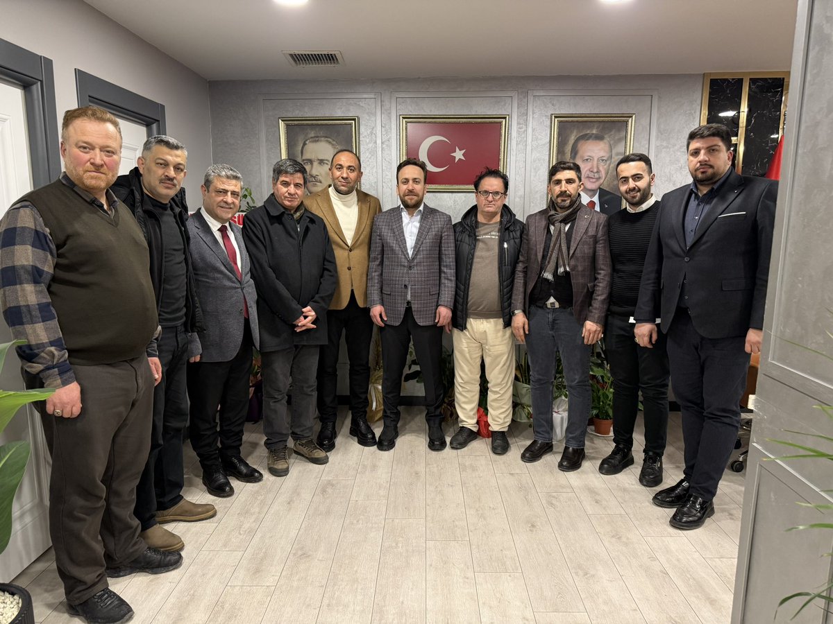 “Alfa Türk Medya Grup Başkanı Mehmet Emin Kabalı, Abdullah Yeşilkaya, Sezai Şen ve Özgür Tıkız; İlçe Başkanımız Serhat Tunç’u ziyaret ettiler. Nazik ziyaretleri için kendilerine teşekkür ediyoruz.”
🔸 AK Parti Seninle #Tepebaşı