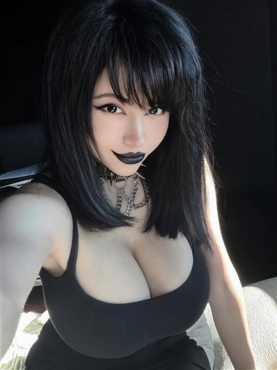 hyuuga40806's tweet photo. El femboy regreso para poder demostrar su último cosplay....

Mi versión gótico me queda bien no crees bro~ https://t.co/WJiDo5iKWi