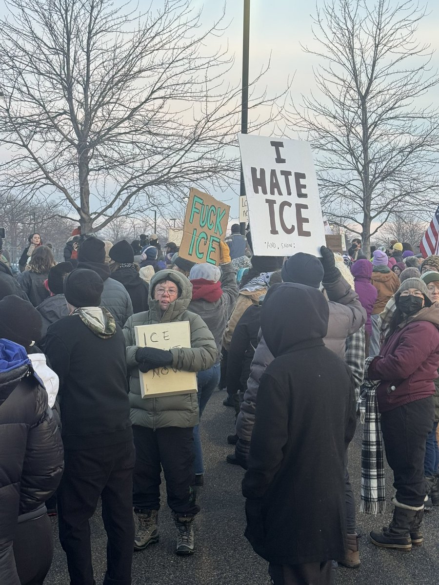 breccastoll's tweet image. I’m on the ground in Minneapolis for @realDailyWire. This AM one of the organizers, in an @AFLCIO vest, thought I was part of the group.

“Did everyone get the message we’re moving out?”

I said no

“We are moving out. We hit our goal time.” 

Goal time. This is not organic.