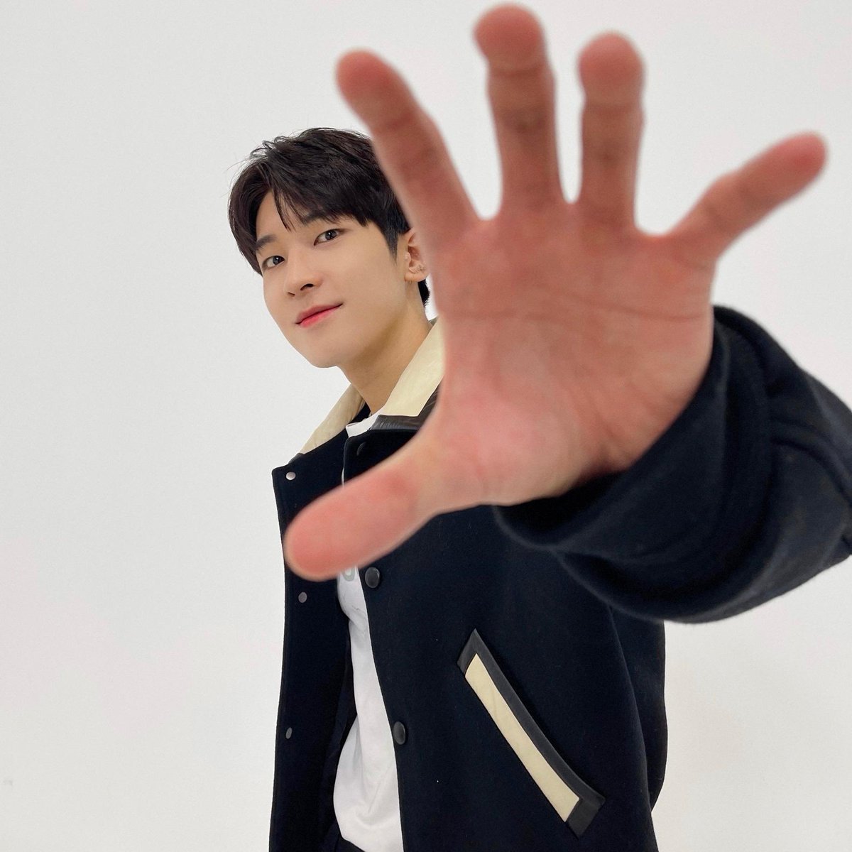 wonwooszone's tweet image. 220109 wonwoo 🌟 weverse post #원우