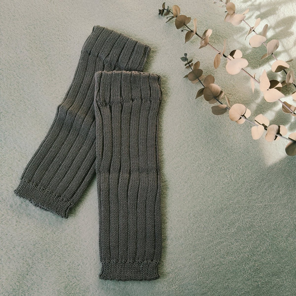 lion_room's tweet image. PR🩷 楽天市場 fivebear fabric

＼綿とシルクの良いところどり!!／
＼肌想いのシルク×コットンウォーマー／
＼秋冬の手元の冷えをケア／

あったかくて肌触り抜群🩷
通気性が良いので着ている服の上から重ねて着ても全く蒸れません
日本製で縫製も良く高級感あり！

a.r10.to/hgywxx