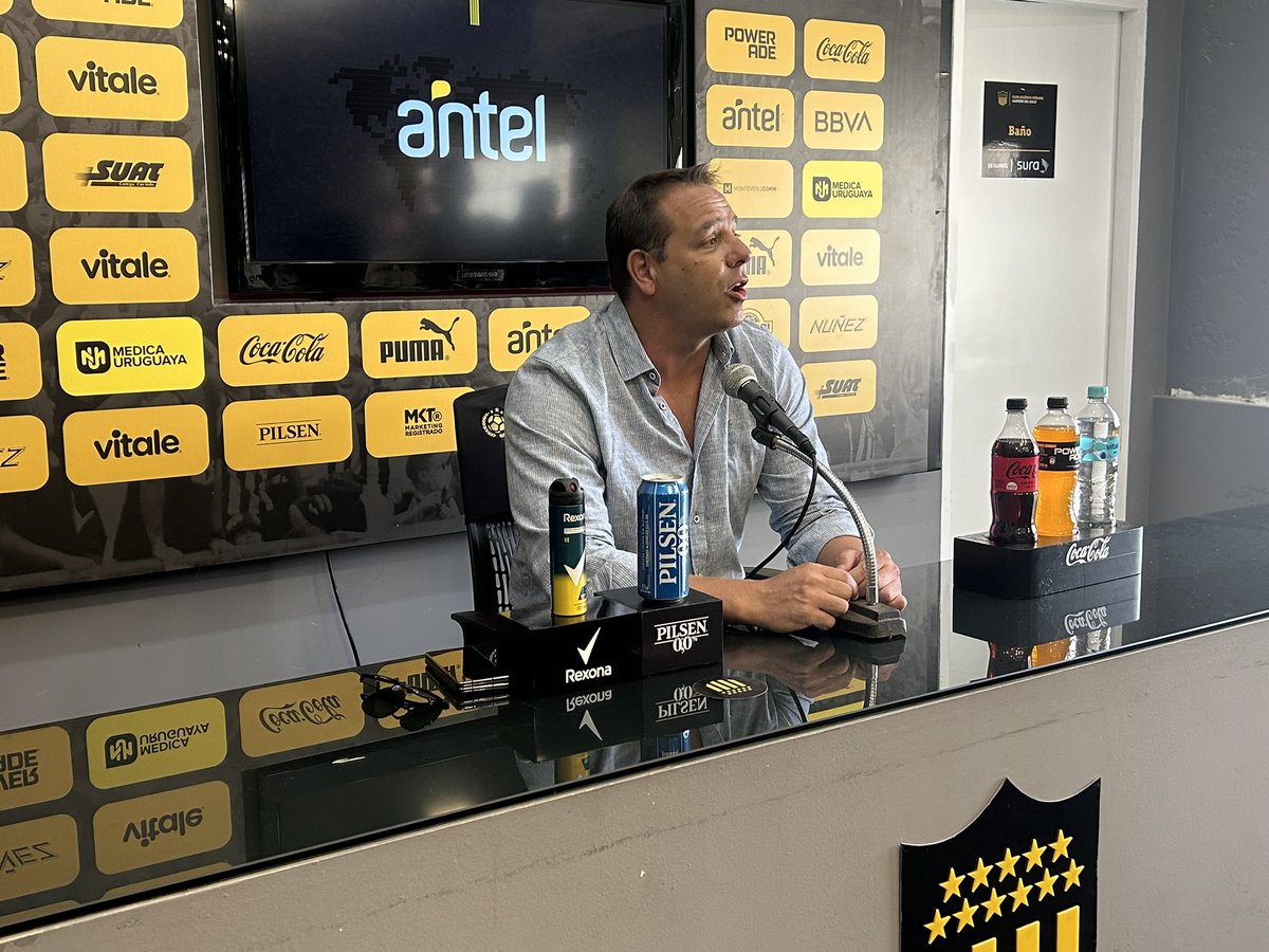 CarveDeportiva's tweet photo. 🗣️ “Parte de este mes y pico sin hablar fue parte de procesar el dolor, suspendí mis vacaciones y no fui a ninguna fiesta. Sentía vergüenza de salir a la calle, fue lo que nos inculcó siempre el “Tito” Goncalvez”

✍🏻 Ignacio Ruglio AHORA en Carve Deportiva https://t.co/P4CEjlL89d