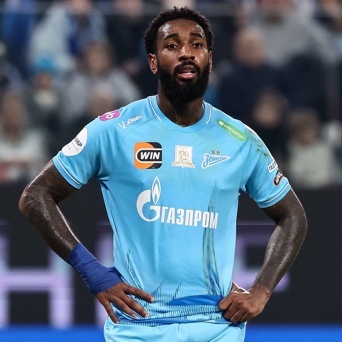 DataFutebol's tweet image. Companheiros de time.