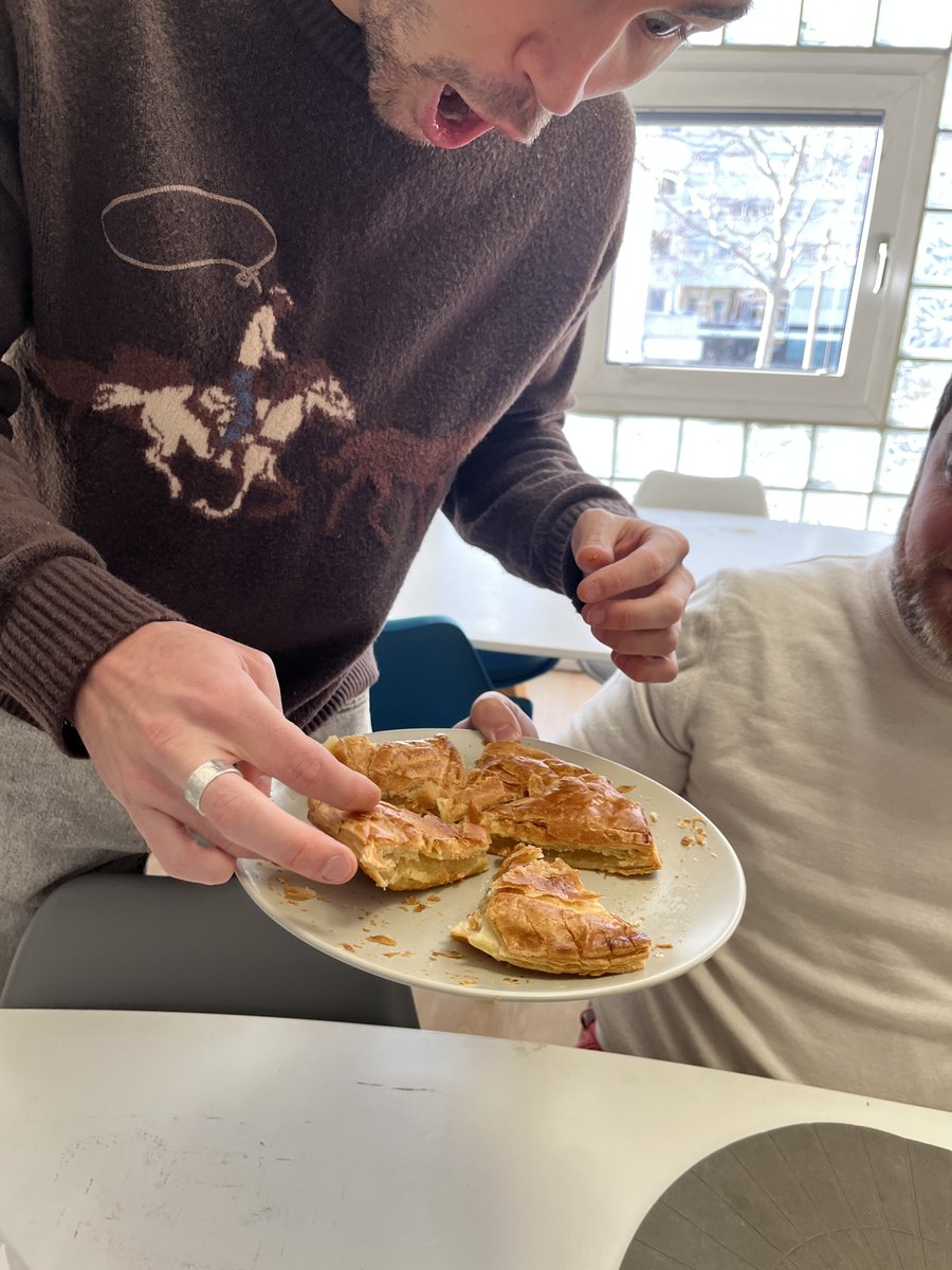 Agence digitale acti tweet media