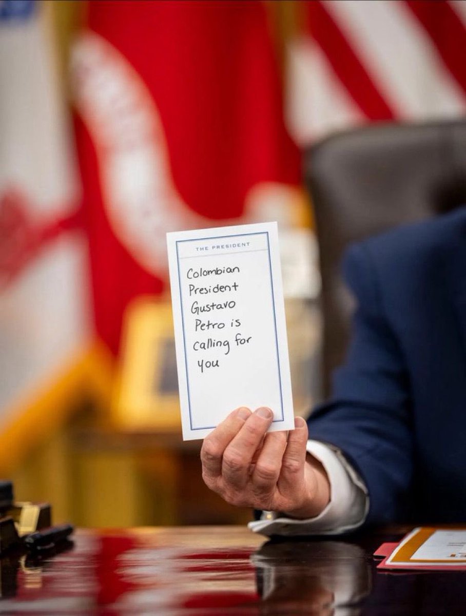 MariaFdaCabal's tweet image. New York Times dejó constancia fotográfica de quién buscó a quién.