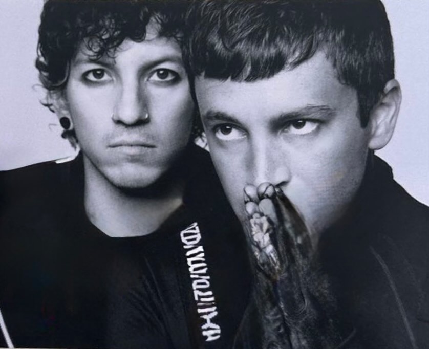 TOPUPDATERS's tweet image. .@twentyonepilots have been nominated in 3 categories at this year's iHeartRadio Awards:

- Duo/Group of the Year 
- Alternative Artist of the Year
- Alternative Song of the Year with "The Contract"

Those categories are unfortunately not fan-voted.