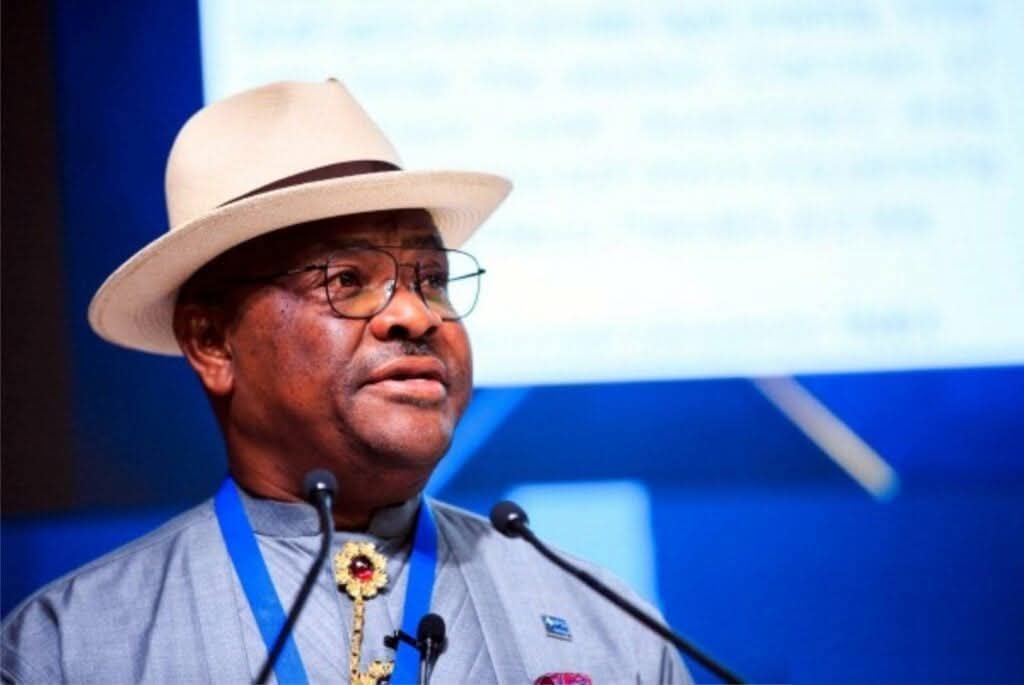 HBMayana_'s tweet image. A ROAD DELIVERED, HISTORY MADE, WIKE HAILS TINUBU, UMAHI OVER BODO-BONNY ROAD

Minister of the Federal Capital Territory and former Governor of Rivers State, Nyesom Wike, has showered high praise on President Bola Ahmed Tinubu and the Minister of Works, HE Sen. Engr. David Umahi,…