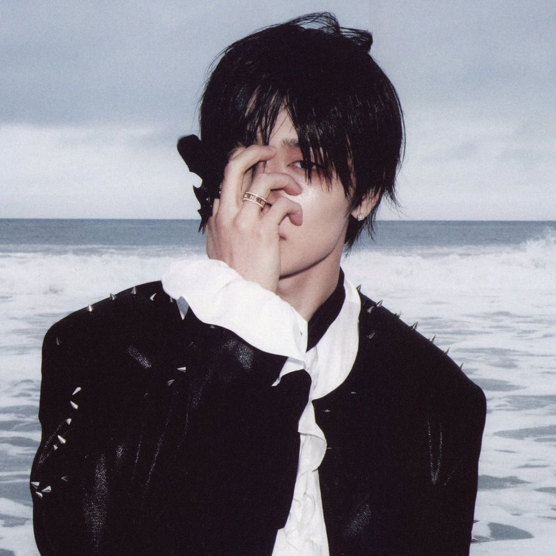 合 ⭑ (@hourlyjgn) on Twitter photo 