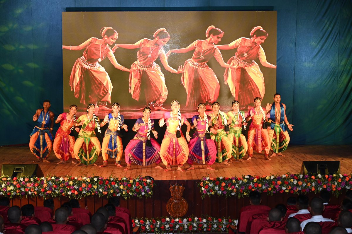 INS Chilka tweet media