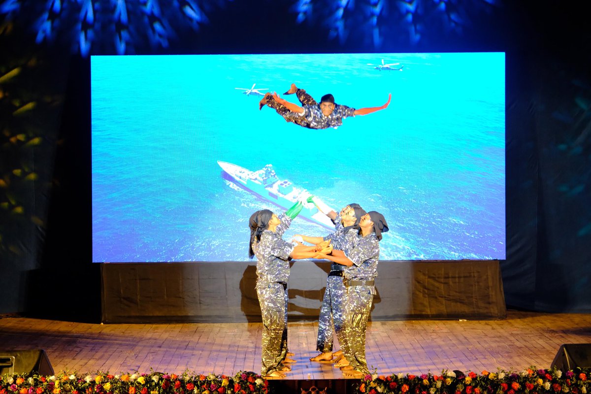 INS Chilka tweet media