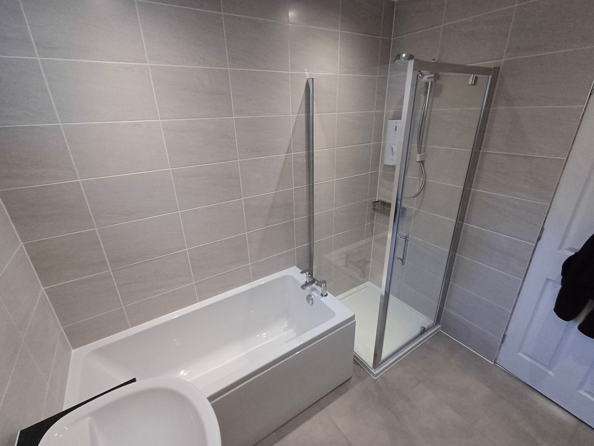 CASDuncan1's tweet photo. Take a look at this recent bathroom refurbishment completed by our plumber, Michael. The transformation highlights improved functionality and a modern aesthetic. 

If you're considering an upgrade for your space, call or email us.

#BathroomRefurb #CASDuncan #PlumbingServices https://t.co/IR99CsF5wr