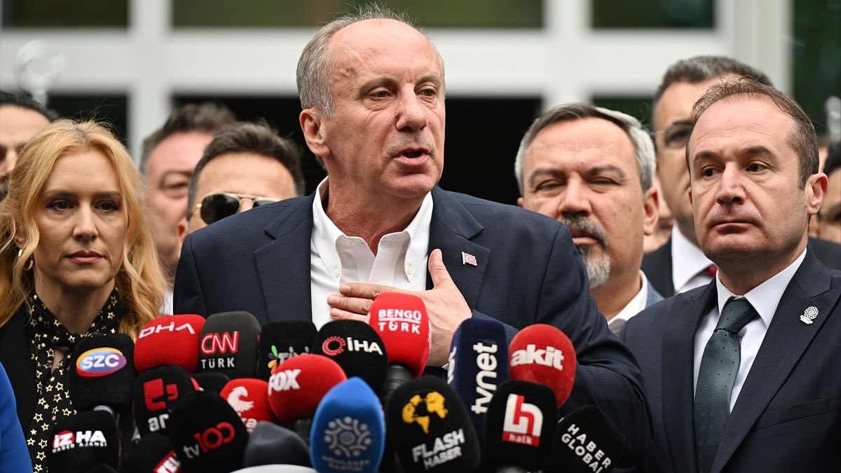 teyakkuzhaber's tweet photo. Muharrem İnce hakkında sahte dekont ve montaj görüntüleri sosyal medyada yayan 12 sanığın yargılandığı davada savcı, 10 sanığa ceza talep etti.

İddianamede, sanıkların 9 yıl 6’şar aya kadar hapisle cezalandırılmaları istendi. https://t.co/GPzyRPwo8d