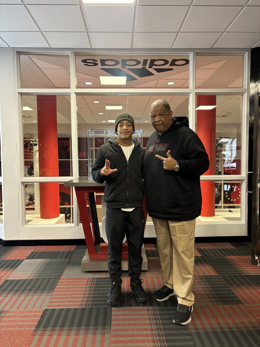 MontavinQuisen1's tweet image. Committed. @deionbranch84 @vincemarrow @JeffBrohm