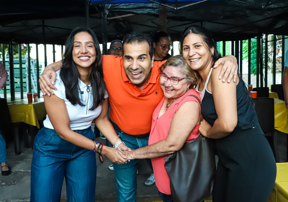 Lejos de los salones cerrados y los actos protocolarios, la candidata al Senado por el Centro Democrático, Claudia Margarita Zuleta Murgas, decidió celebrar su cumpleaños en uno de los lugares que mejor representa la esencia popular de Valledupar: el Mercado Público.
Desde