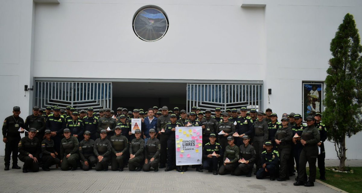 Realizamos una jornada de promoción para la no estigmatización de campesinos y líderes sociales, dirigido fuerza pública. En total, 90 miembros de la <a href="/PoliciaColombia/">Policía de Colombia</a>, que ingresan a estaciones de la institución en el Catatumbo, participaron y fortalecieron sus conocimientos