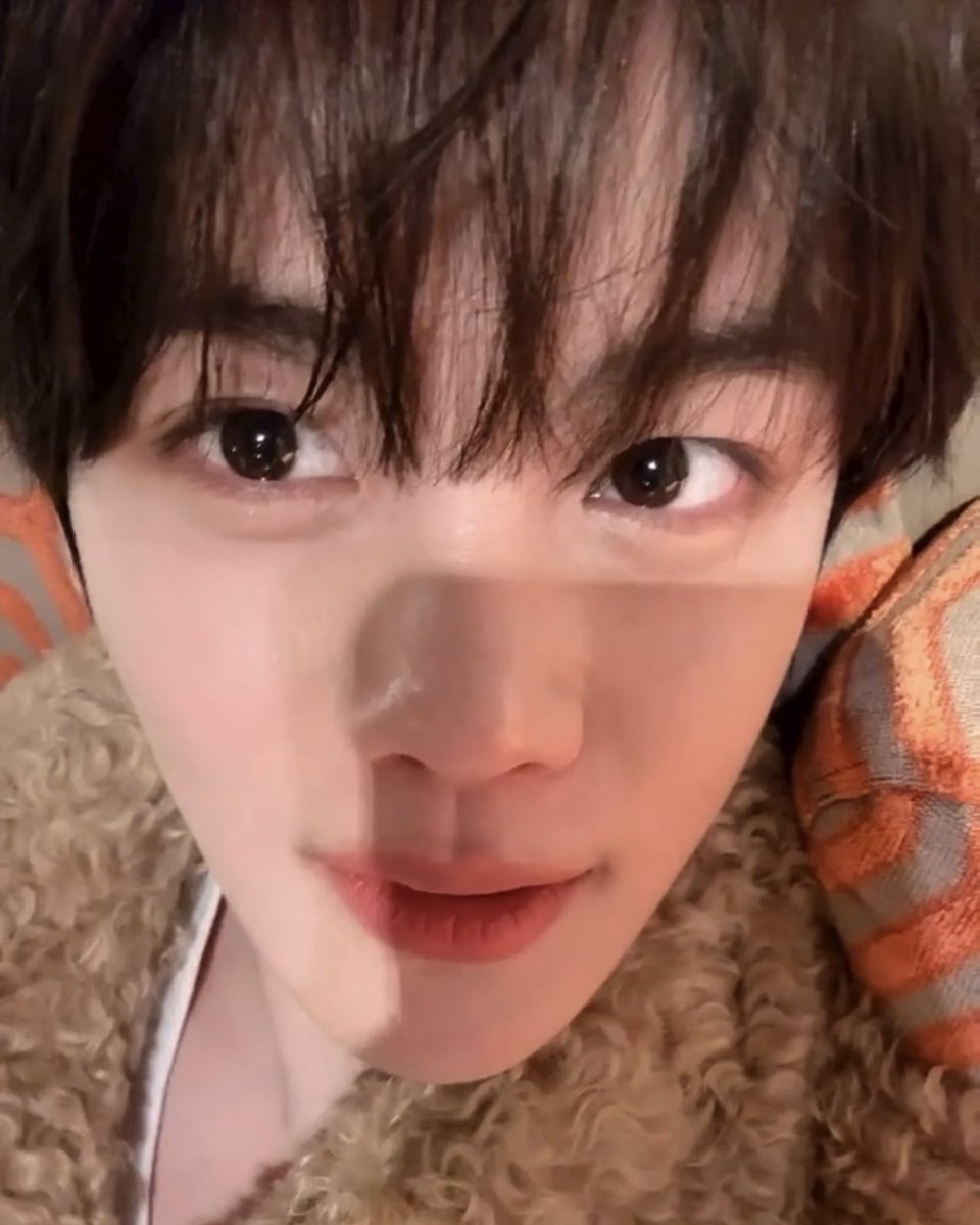 babysooni's tweet image. 어떻게이렇게이쁠수가있냐고물어봤잖아