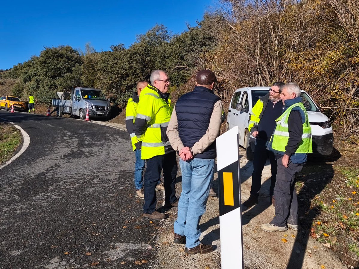antonioayllon59's tweet photo. Visitamos obras de seguridad y mejora de @FomentoAND en #Pitres acompañados del Alcalde Jose Antonio Garcia https://t.co/TGBEoWIhBK