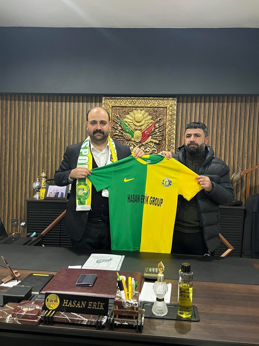 İş adamı Abdullah erik ziyaret edip Şanlıurfaspor forması Hasan erik Group a hediye ettik nazik ev sahipliği için Abdullah erik e teşekkür ederiz <a href="/AbdullahErik1/">Abdullah ERİK</a>