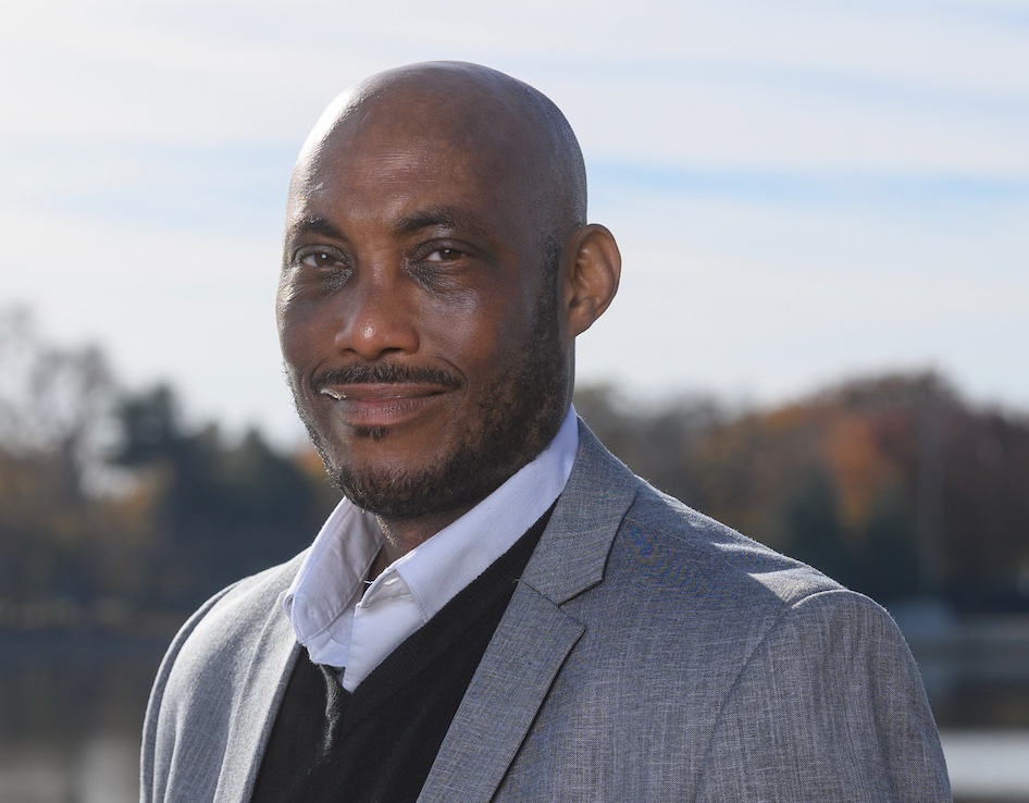 CharlesRandolp3's tweet image. Apple is pleased to welcome Charles Randolph to the Apple Distinguished Educators (ADE) Class of 2026. In 1995, Apple created the ADE Program to recognize K-12 &amp;amp; higher education pioneers who are using Apple technology. #AppleEduChat #AppleLearningCoach @AppleEDU