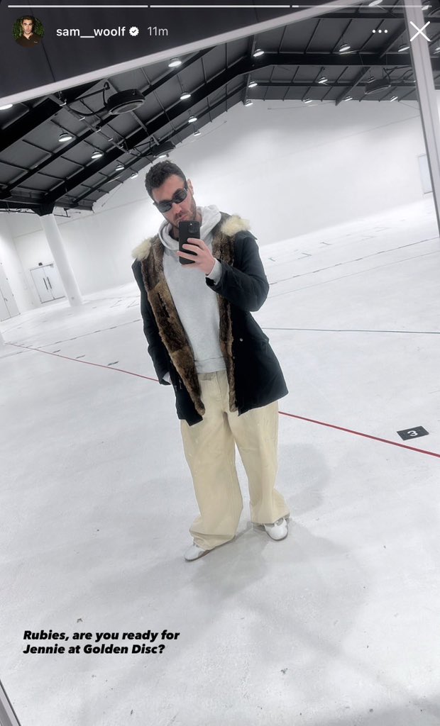 GENIUS9N's tweet image. Sam Wolf, JENNIE's Stylist IG story:

"Rubies, are you ready for Jennie at golden disc awards?"