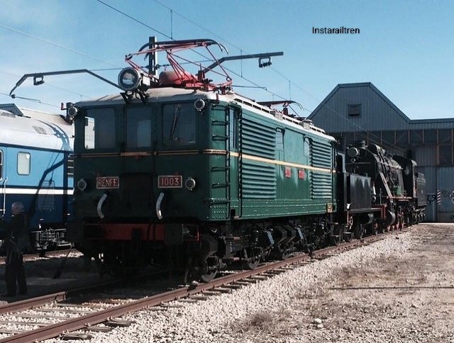 La Renfe 1003, la locomotora de vapor MZA 602 y la Dama del Regimiento 241-2015 (Oeste 1015) en la jornada de puertas abiertas en el Pla de la Vilanoveta de Exporten, marzo de 2015. Foto: Ezequiel Pérez Martínez #EuropaTren #instarailtren #PatrimonioFerroviario #Lleida #Catalunya