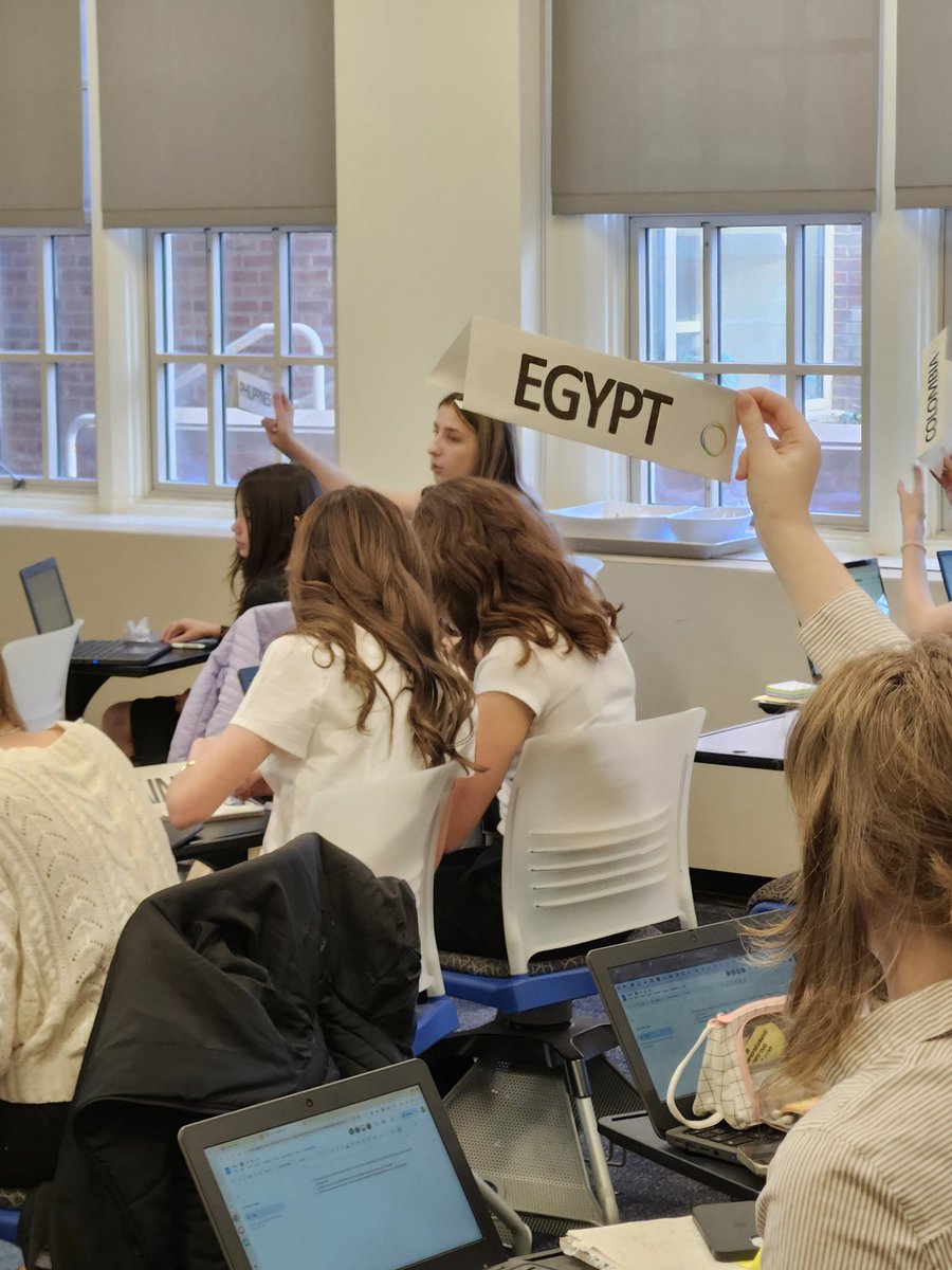 Diane Compton tweet media