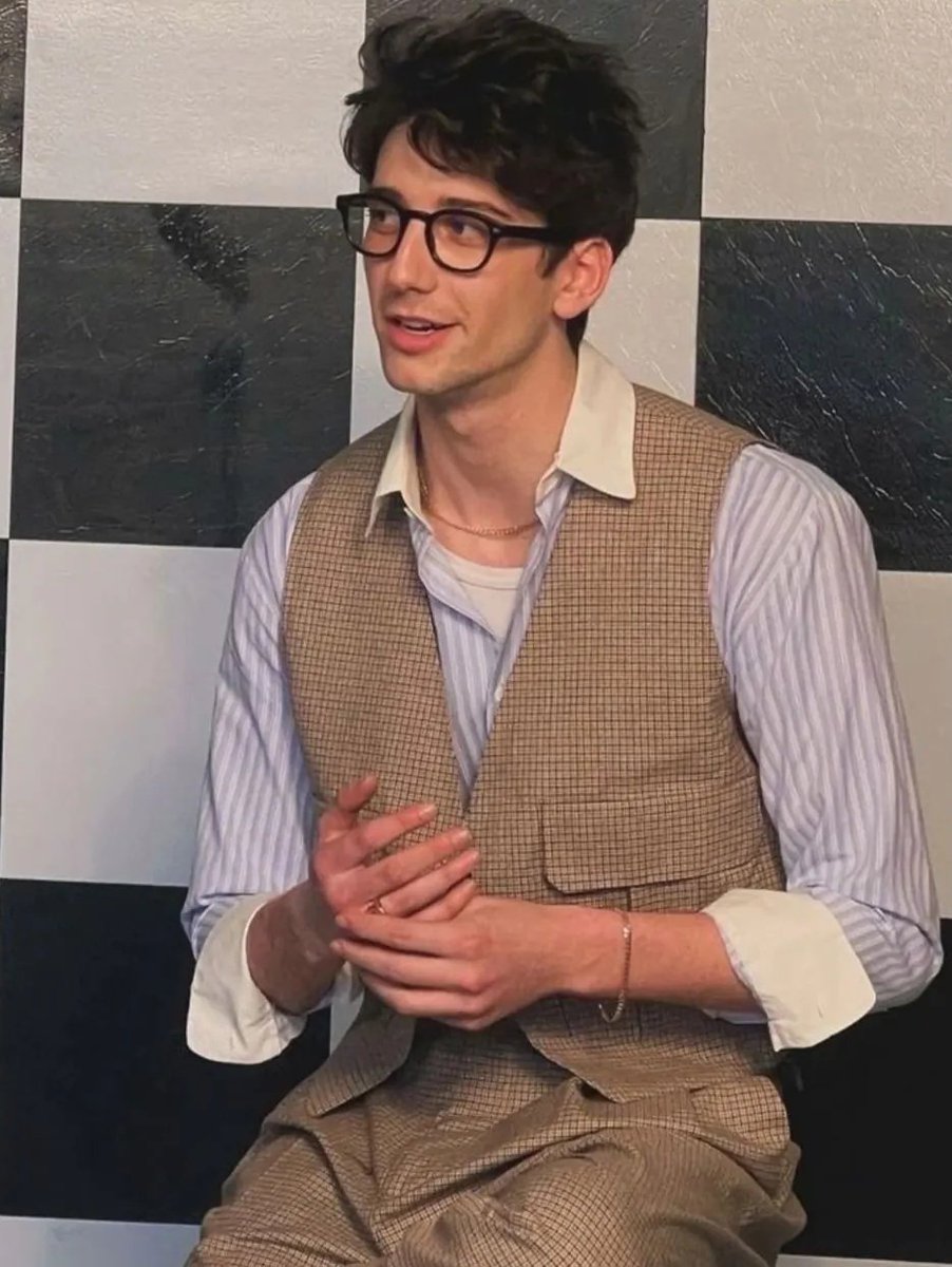 라푼젤 실사화 영화 주연 캐스팅 완료

여주 : 티건 크로프트
남주 : 마일로 맨하임

이번엔 지대로인듯😍
디즈니 정신차렸구나?