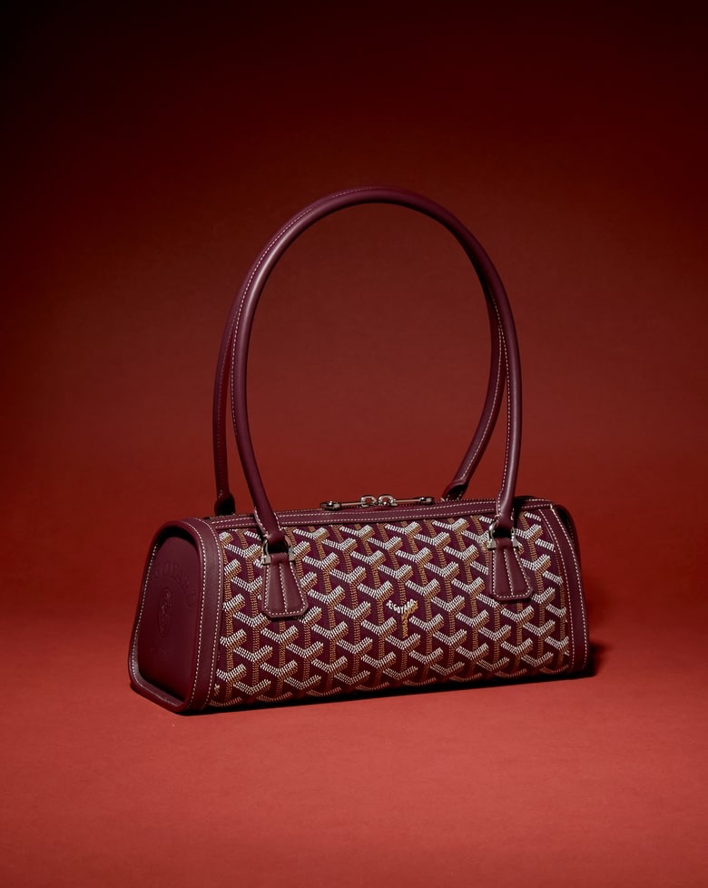 ComplexStyle's tweet image. Goyard Goyard cooked with this new Baguette-style Bonbonnière bag 🥖