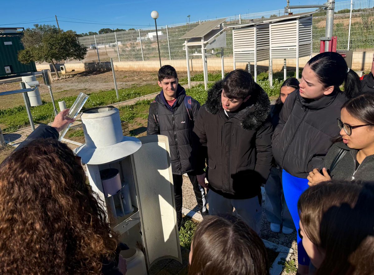 🗣️📢🆕 Hoy, alumnos de 3º y 4º ESO de diver del <a href="/iaxmurcia/">IES Alfonso X el Sabio</a> han visitado 🧑🏽‍🎓👩🏼‍🎓🚌 junto a sus profesores Ismael Marañés 👨‍🏫 y Marta Bargay 👩‍🏫 la 𝑨𝒈𝒆𝒏𝒄𝒊𝒂 𝑬𝒔𝒕𝒂𝒕𝒂𝒍 𝒅𝒆 𝑴𝒆𝒕𝒆𝒐𝒓𝒐𝒍𝒐𝒈𝒊́𝒂 <a href="/AEMET_Esp/">AEMET</a> ☀️💨☁️💧🌡️🌧️⛅️⛈️ que se encuentra en la pedanía de Guadalupe.