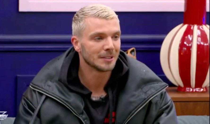 _Nklr's tweet image. J'ai jamais pris autant de plaisir à suivre les cours et les répétitions des tableaux dansés que cette année. Jon est vraiment LA star de cette saison. Il a toutes les qualités qu'il fallait, pédagogie, technicité, bienveillance et un énorme capital sympathie. #staracademylelive